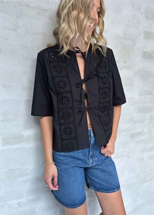 Broderie Anglaise Tie bluse Black F9328 Ganni 