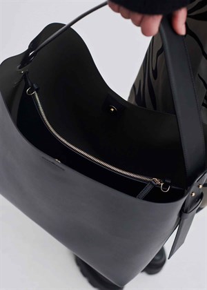 Leata maxi leather bag Black Second Female 