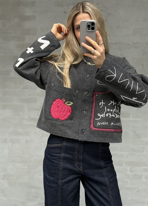 Back To School Embroidered jakke Almond Black Stella Nova 