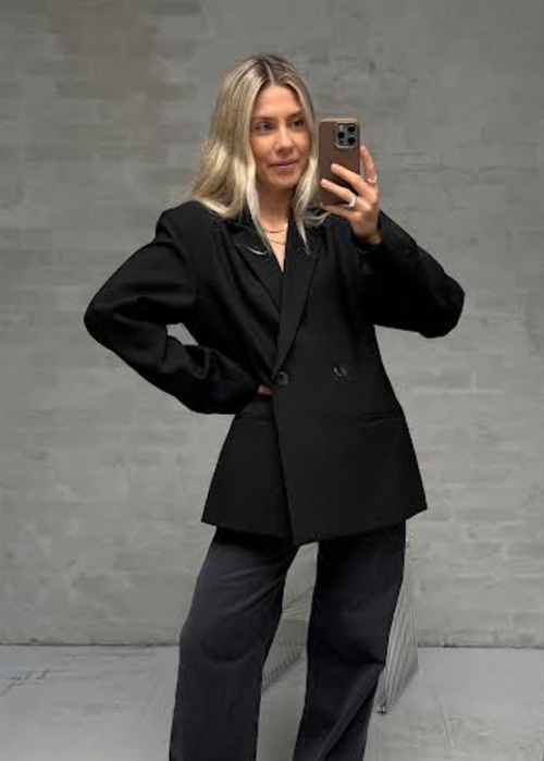 Amora blazer Sort Boii Studios