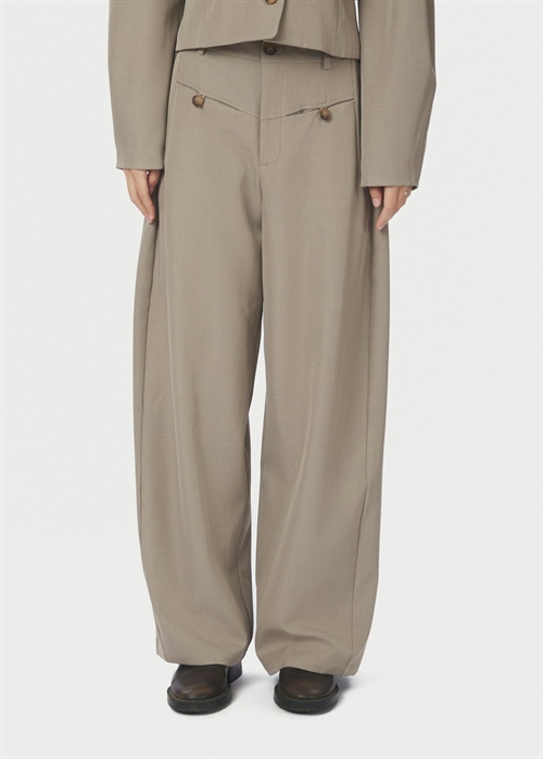 Massie structure buks Warm Grey Neo Noir 