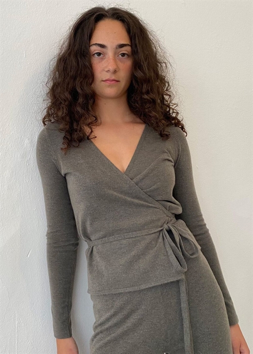Mosa wrap bluse Mole Boii Studios 