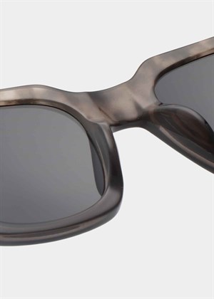 Nancy solbrille Coquina/Grey Transparent A.kjærbede