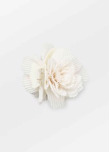 Plisse flower hair clip Eggnog offwhite Becksøndergaard 