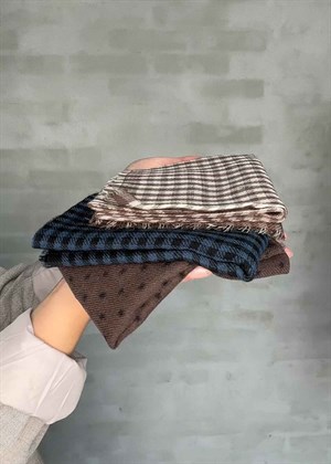 Naomi Wica scarf Deep Taupe Brown Becksøndergaard 