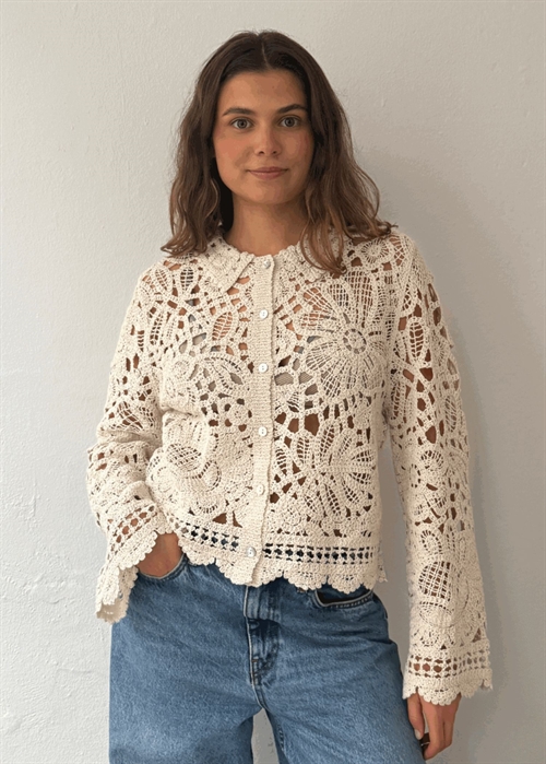 Arianna cardigan Offwhite Boii Studios 
