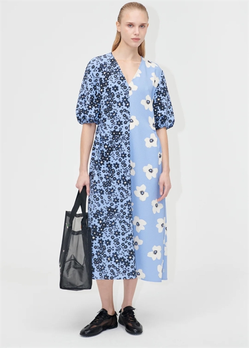 Gathered pocket structured stretch kjole Night Ditzy Floral/Day Ditzy Floral Stine Goya 