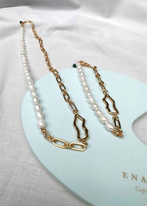 Isla necklace Pearl Enamel 