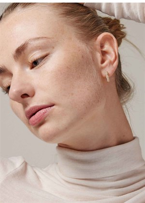 Sparkling square 15mm hoops Clear Forgyldt Enamel 