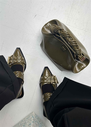 Feminine buckle ballerina naplack Military Olive S2872 Ganni 
