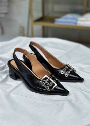 Feminine Buckle Slingback Pump naplack Black S2331 Ganni 