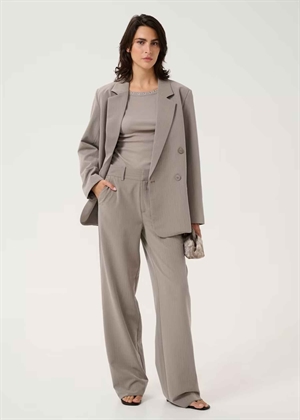 Joelle mel. Pinstripe blazer Rock Ridge Pinstripe Gestuz 