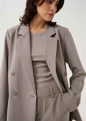 Joelle mel. Pinstripe blazer Rock Ridge Pinstripe Gestuz 