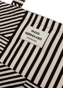 Atoma sacky net Stripe play/aop/black Mads Nørgaard 