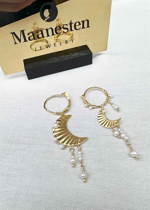 Esta earring Gold Maanesten