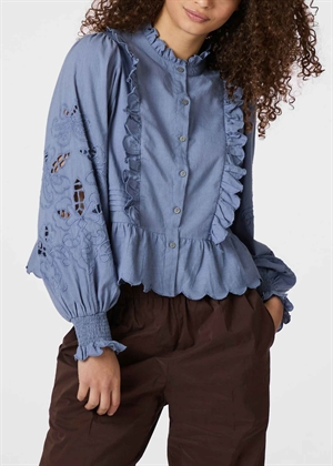 Petrine Embroidery bluse Dusty Blue Neo Noir 