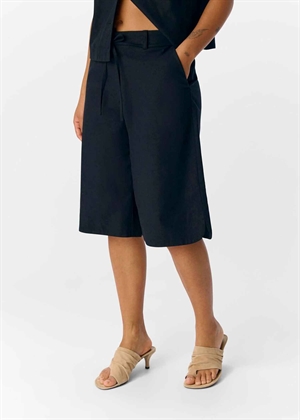 Aura mw bermuda shorts Sort Object 