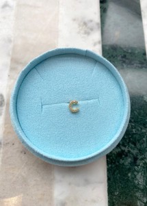 Alphabet crystal stud C Forgyldt Pico 