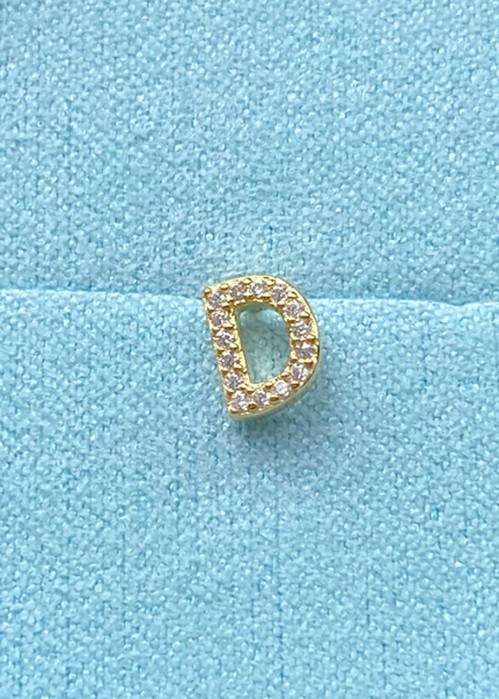 Alphabet crystal stud D Forgyldt Pico 
