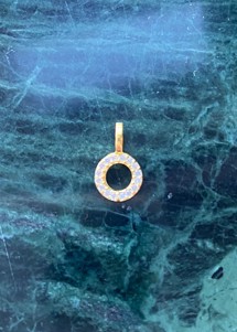 Alphabet pendant O Guld Pico 