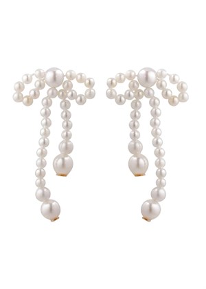 Bow Pearl earring White Plisse Copenhagen 