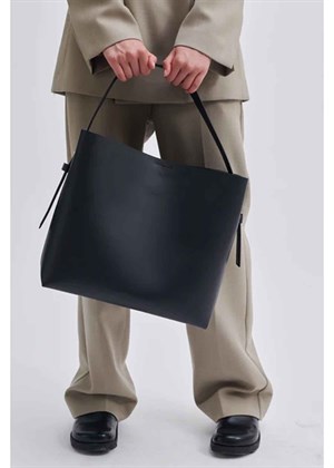 Leata maxi leather bag Sort Second Female 