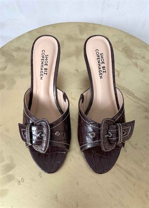 Bradford pump Dark Brown Shoe Biz 