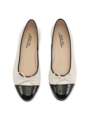 Stine Ballerina Cream/Black Shoe Biz 