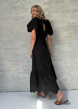 Kelli ankle broderi kjole Sort Selected Femme