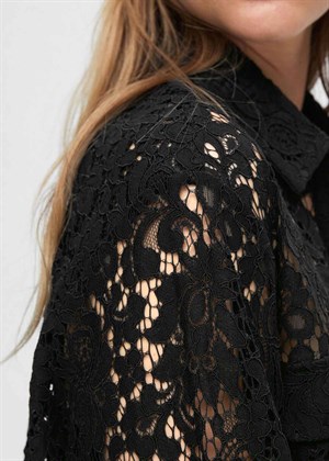 Colette ls long lace skjorte Black Selected Femme