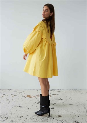 Embroidery Anglaise mini kjole Sweet Yellow Stella Nova 